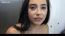 Novinha perfeita e oferecida dando para o primo
