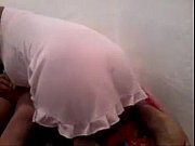 Video amador de jovem rasgando a calcinha da negrinha e metendo nela