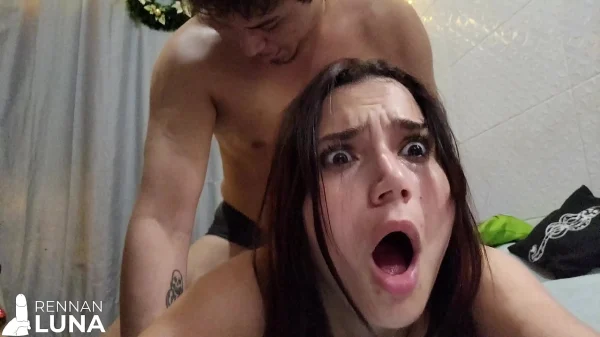 Novinha safada dando o cu e chupando com vontade